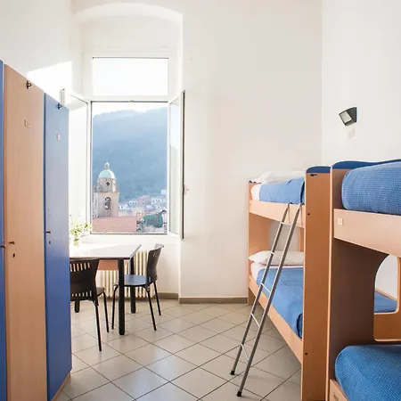 Tramonti Hostel *